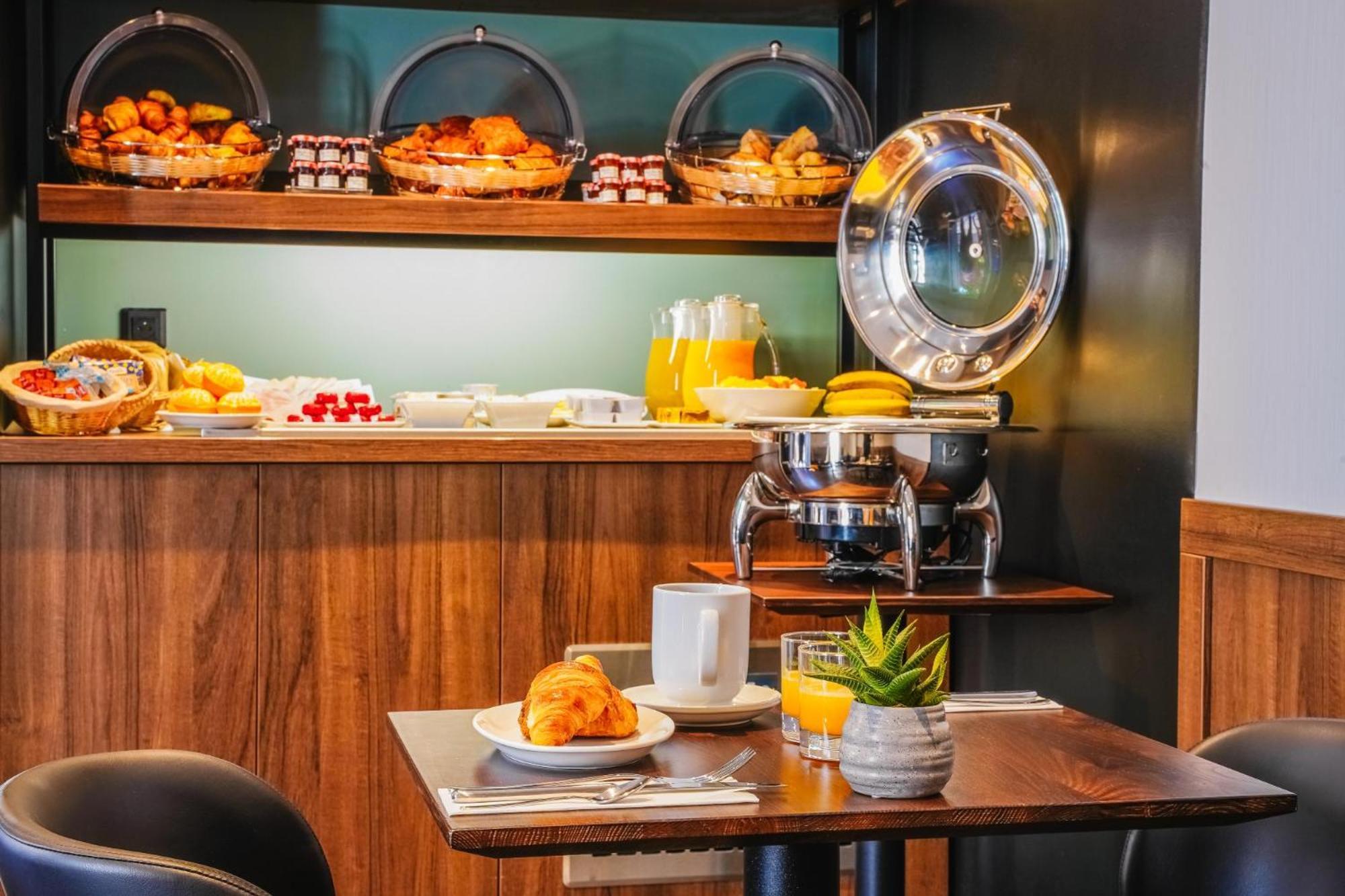 Timhotel Tour Eiffel Parigi