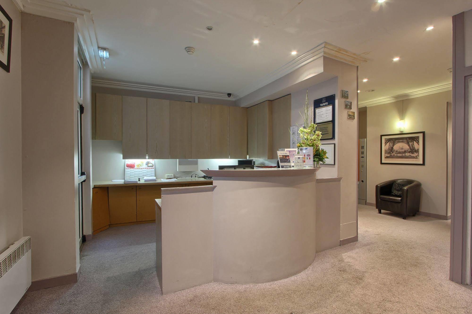 Timhotel Tour Eiffel Parigi