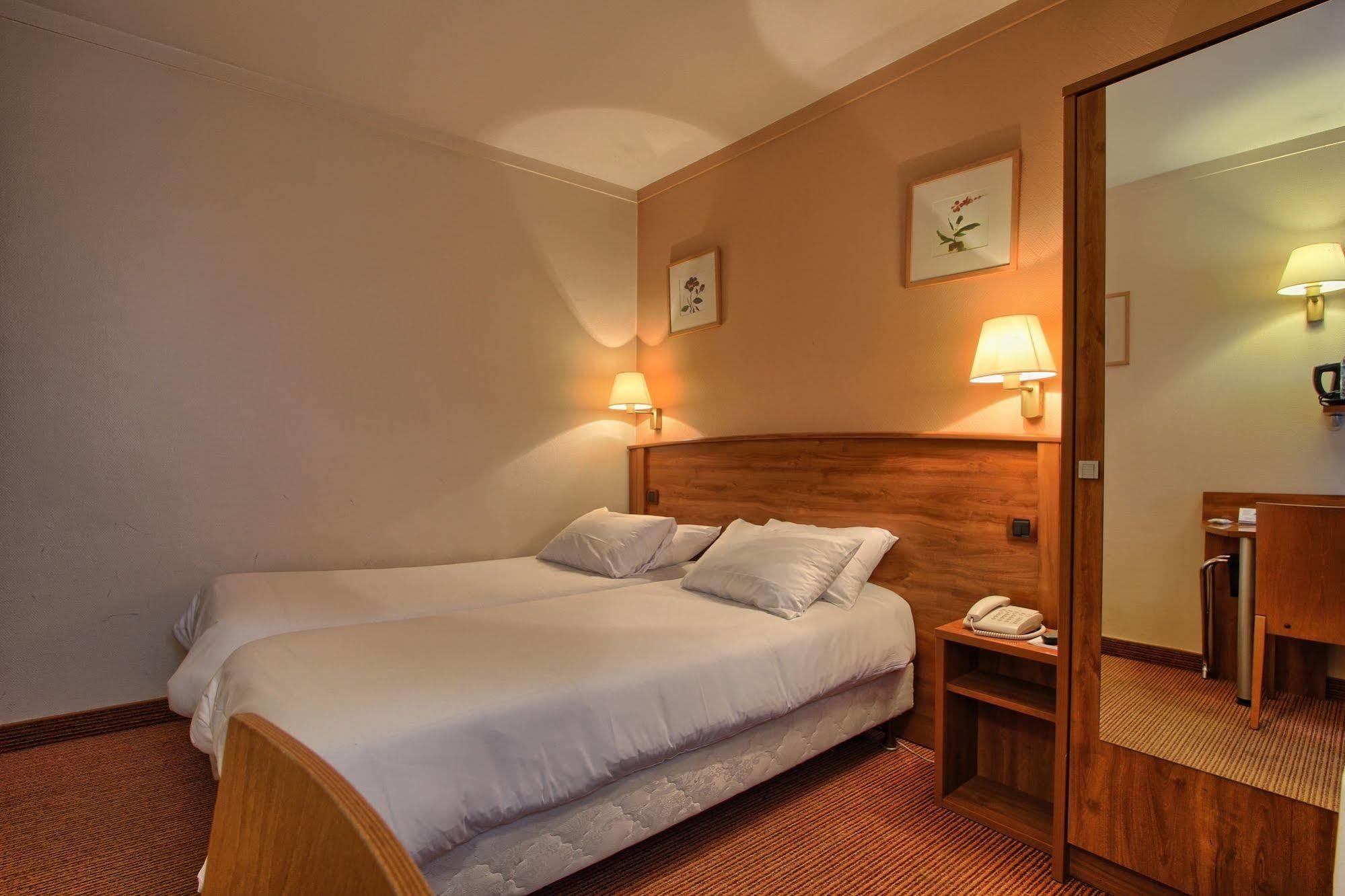 Timhotel Tour Eiffel 3* Parigi