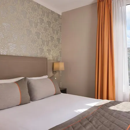 Timhotel Tour Eiffel 3* Parigi