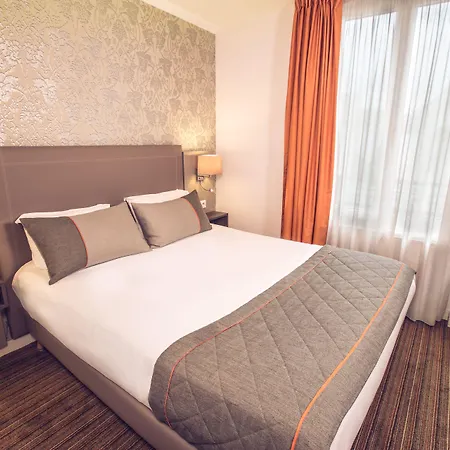 Hotel Timhotel Tour Eiffel 3*