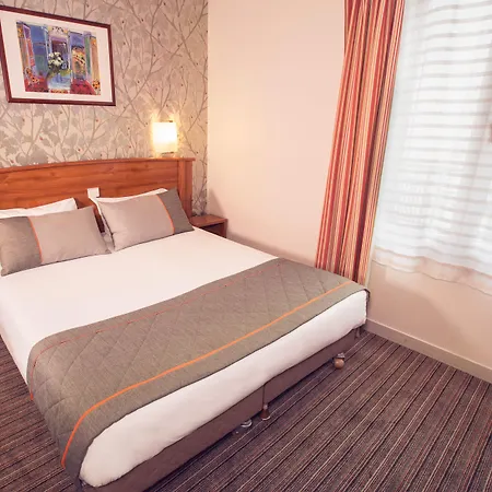 Timhotel Tour Eiffel Parigi