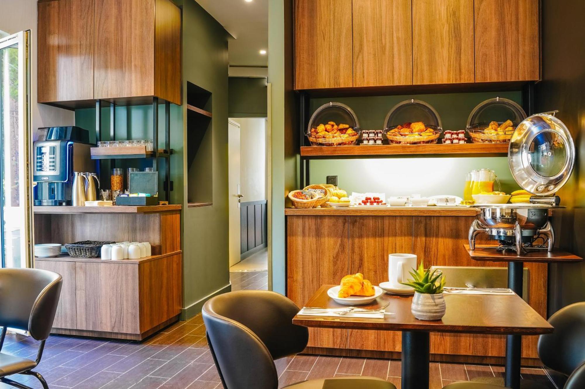Timhotel Tour Eiffel 3* Parigi