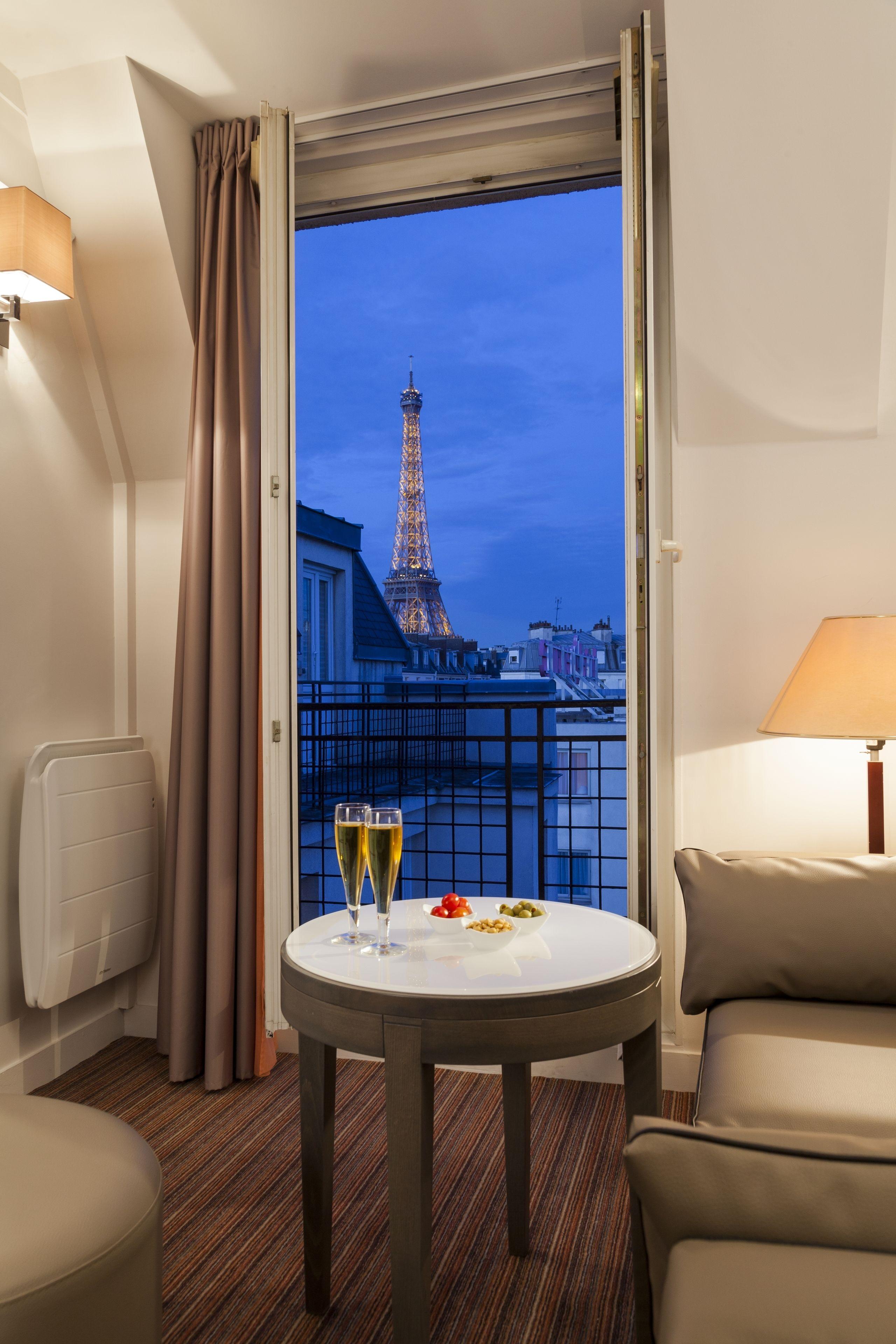 Timhotel Tour Eiffel Parigi