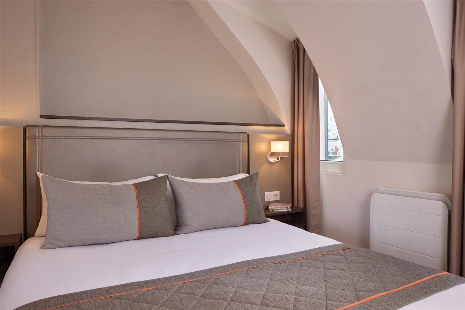 Timhotel Tour Eiffel 3*